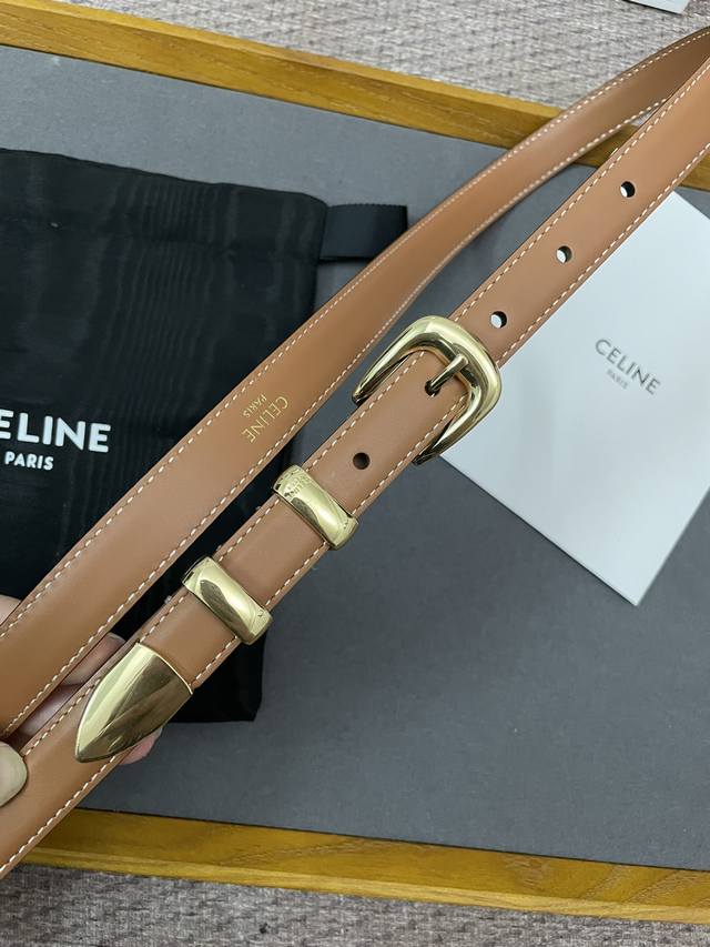 代购级celine 新款 金属扣皮带 品牌徽标细节 精美小巧--宽度1.8Cm